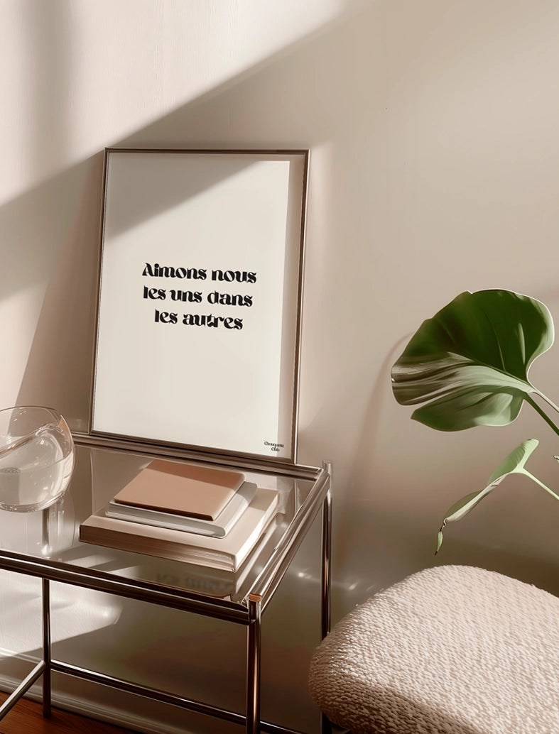 affiche graphique sur table en verre