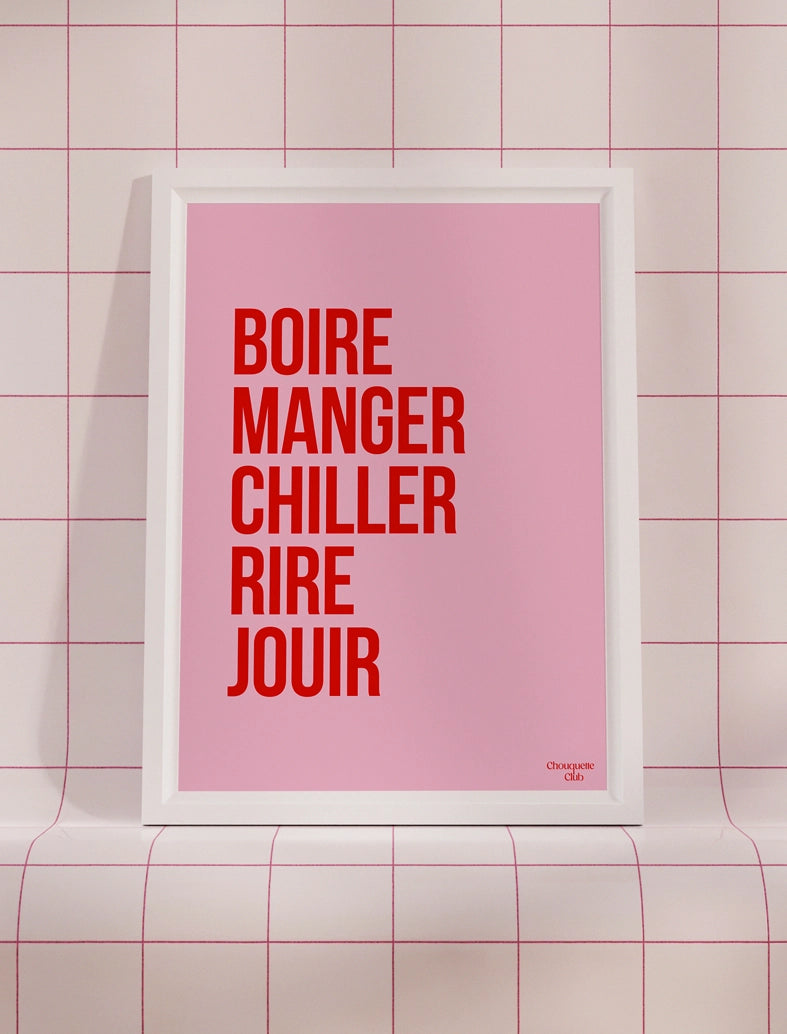 cadre boire manger chiller posé sur un carrelage rose