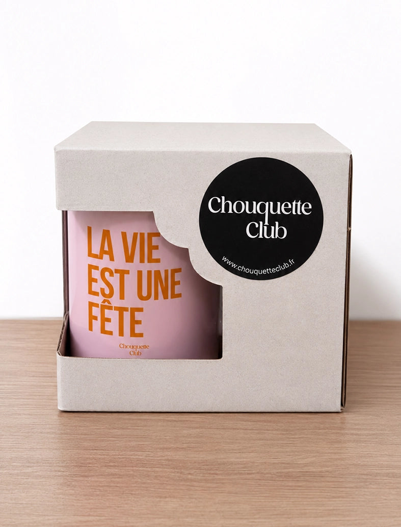 Mug céramique “La Vie Est Une Fête”  orange et rose Chouquette club dans sa boîte