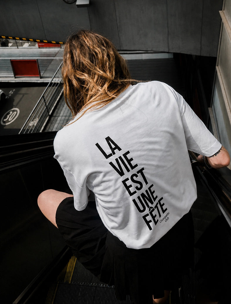 Le tee-shirt oversize "La vie est une fête"  noir en coton bio