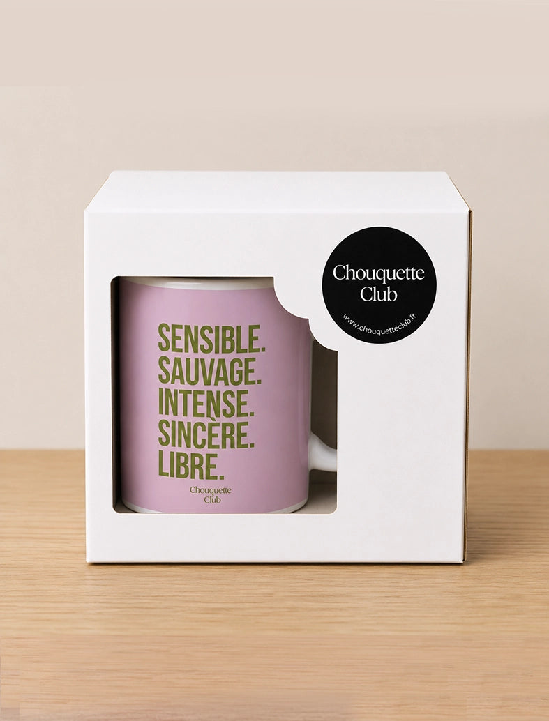 Mug "Sensible et sauvage" rose et kaki dans son emballage carton